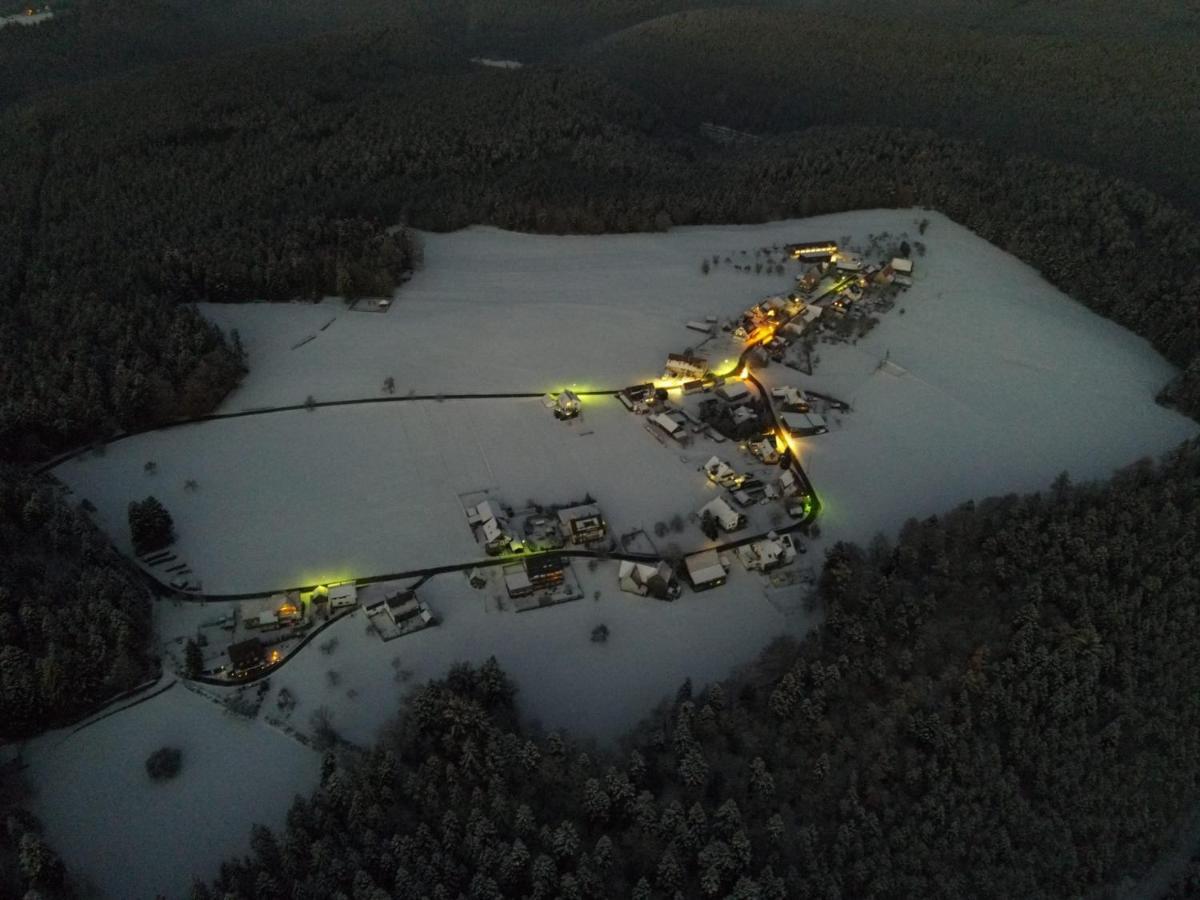 Chickenhill Blackforest, Grosse Ferienwohnung Im Schwarzwald Bad Wildbad Exterior foto